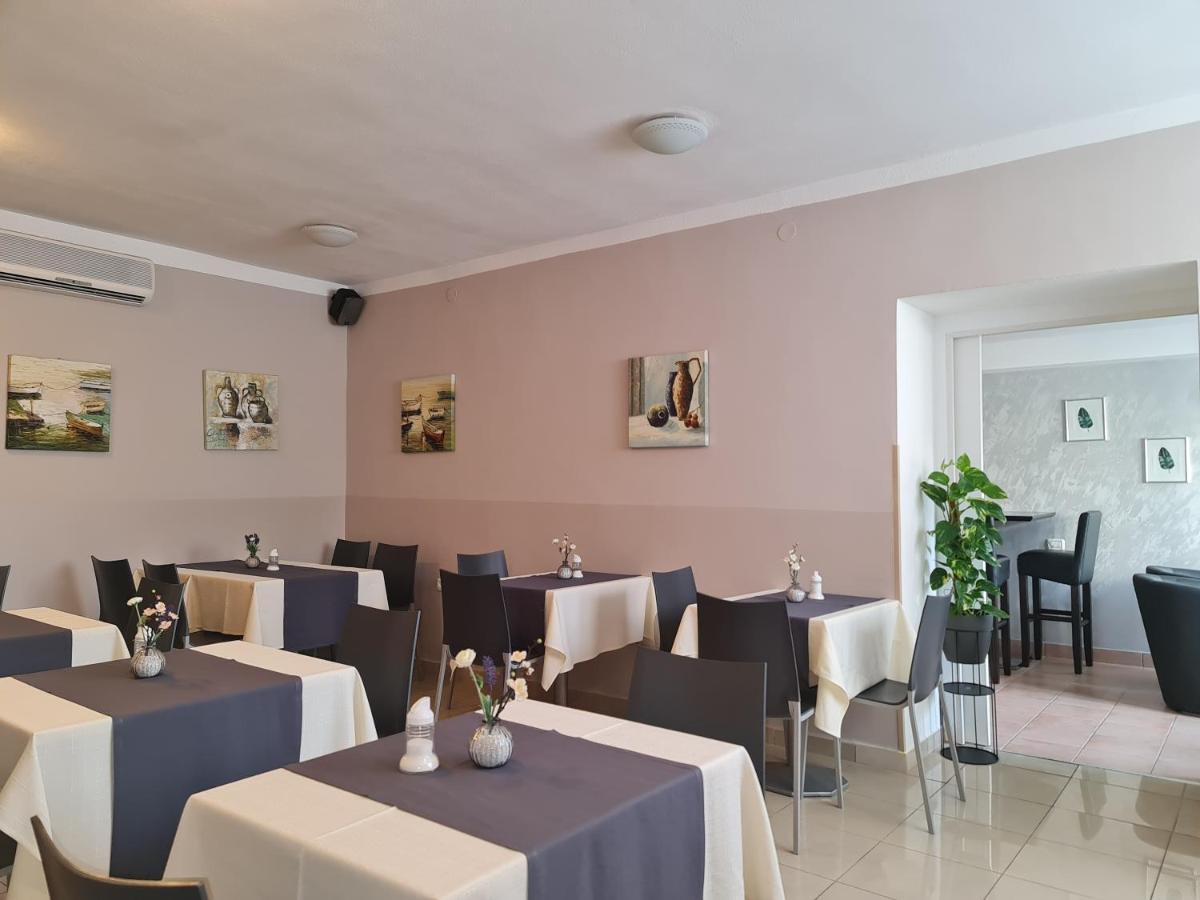 Garni Hotel Keltika Izola Bagian luar foto