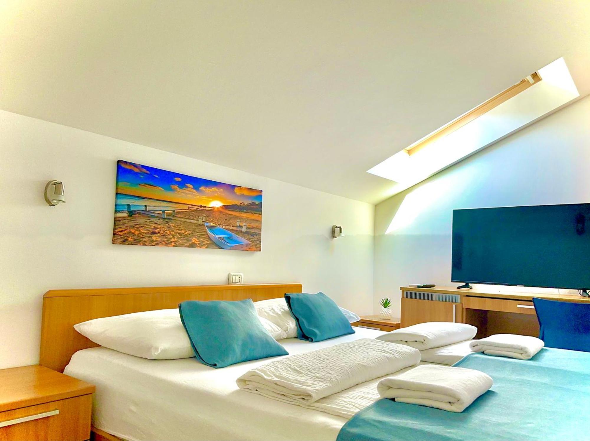 Garni Hotel Keltika Izola Bagian luar foto