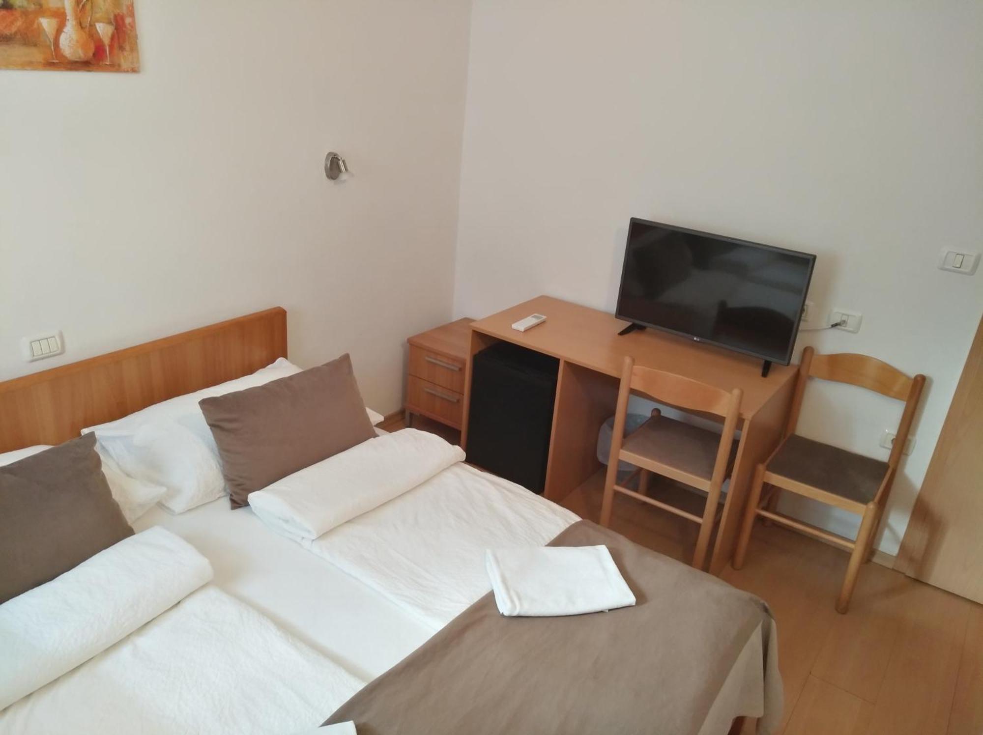 Garni Hotel Keltika Izola Bagian luar foto