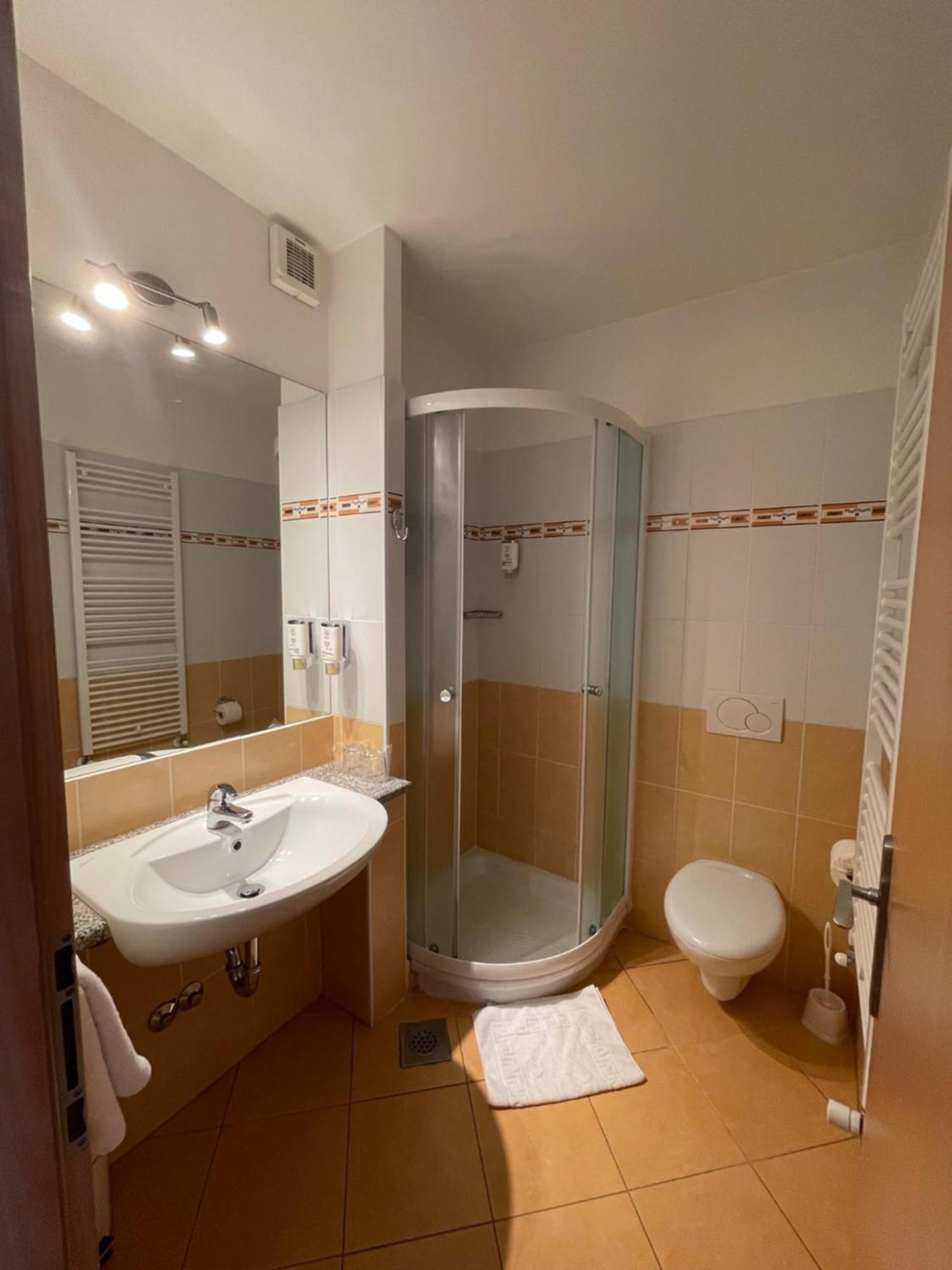 Garni Hotel Keltika Izola Bagian luar foto