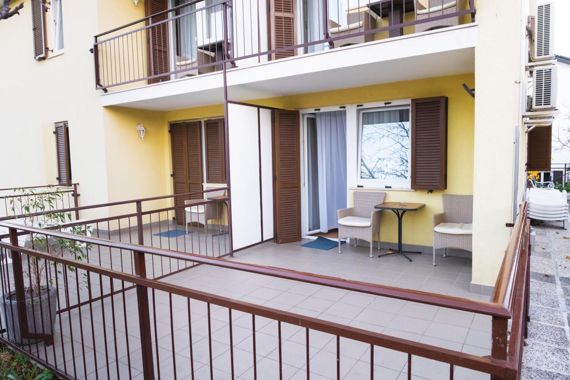 Garni Hotel Keltika Izola Bagian luar foto