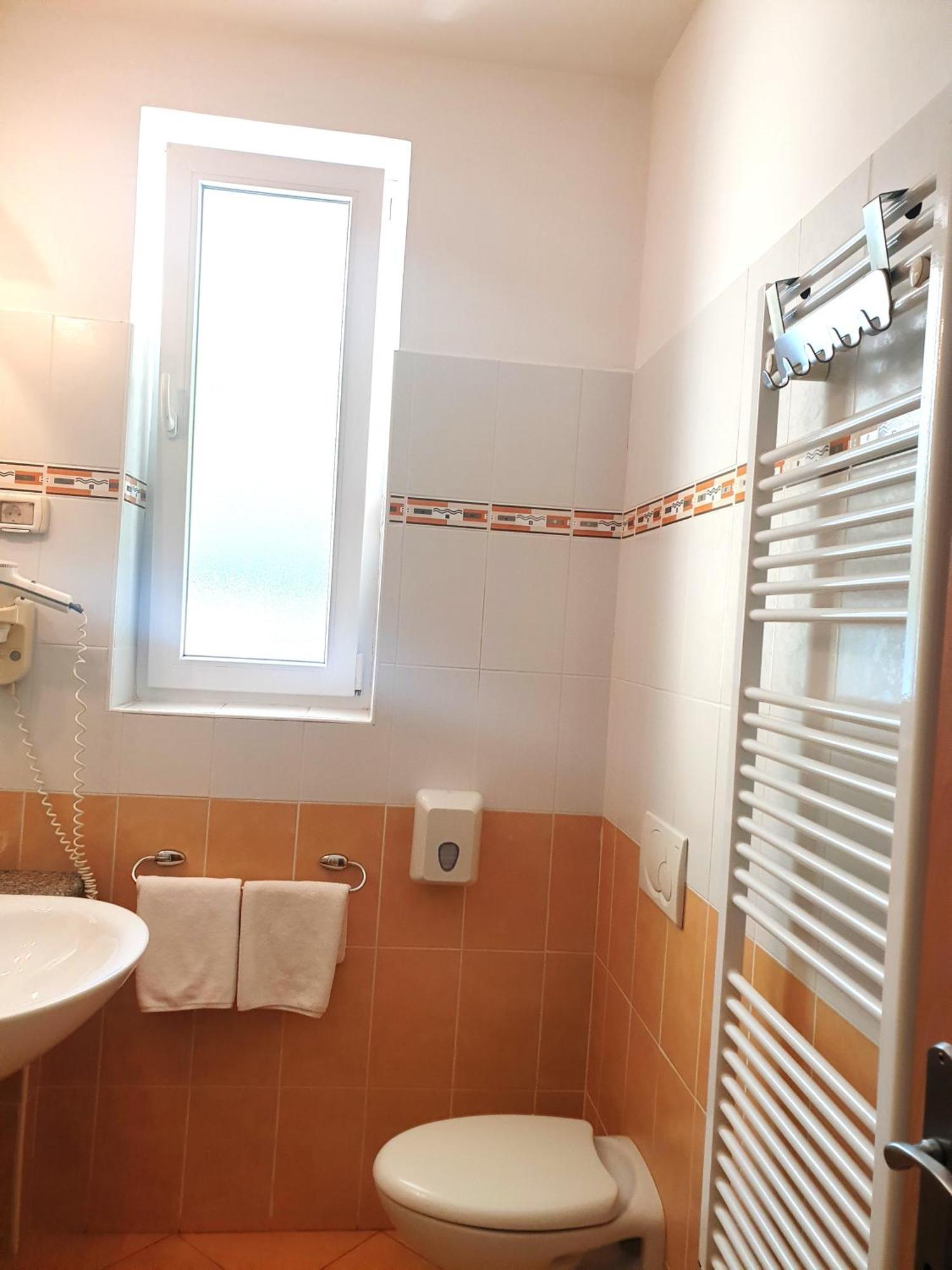 Garni Hotel Keltika Izola Bagian luar foto