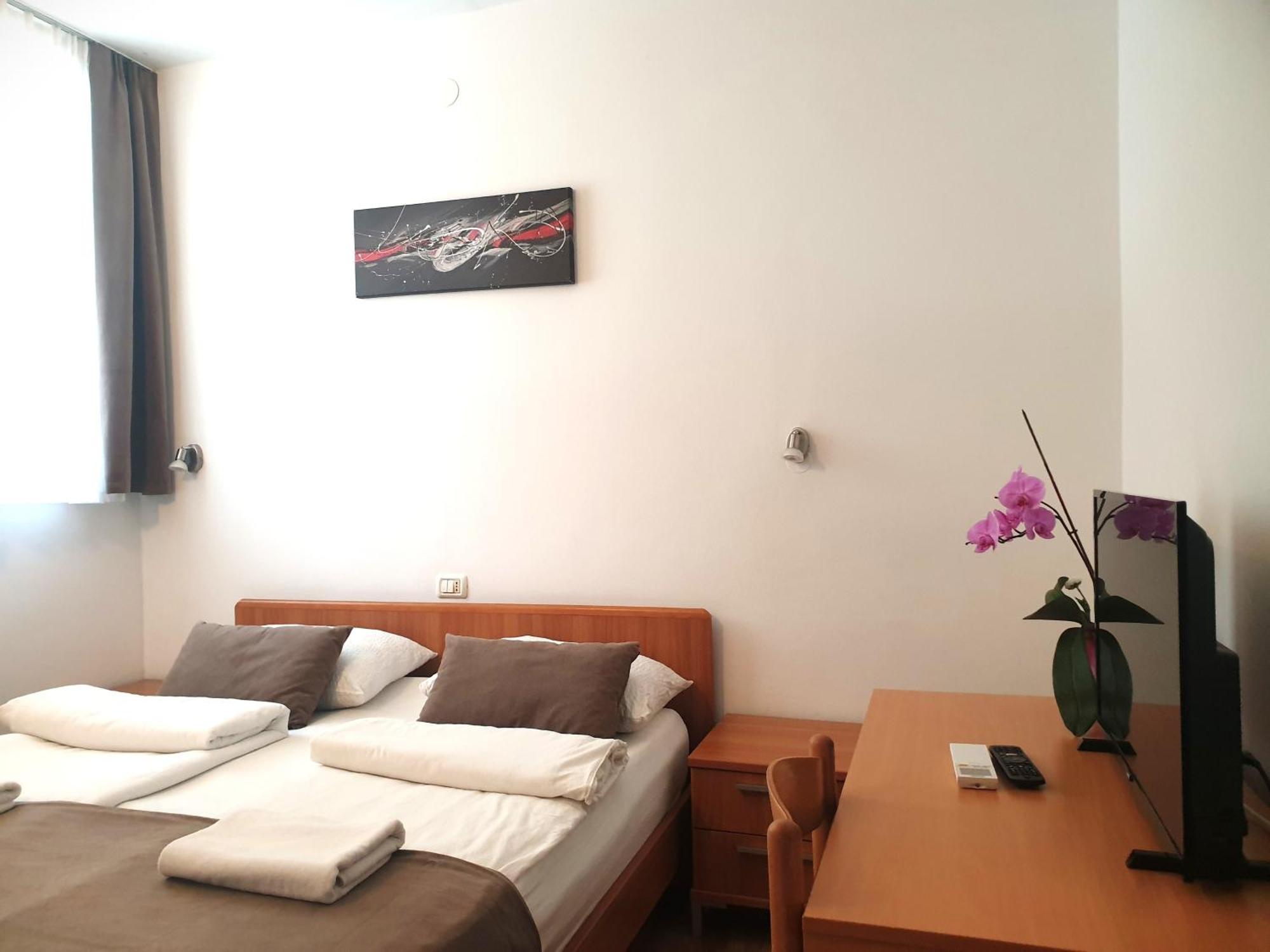 Garni Hotel Keltika Izola Bagian luar foto