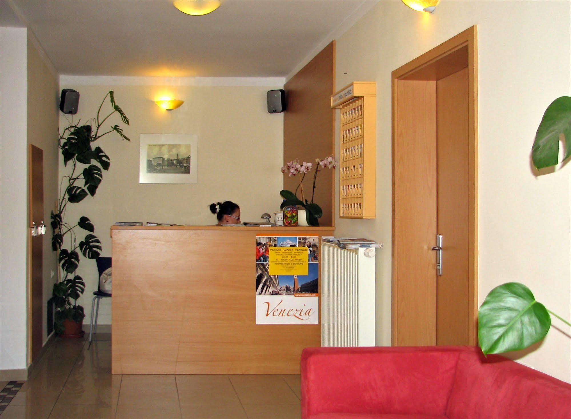 Garni Hotel Keltika Izola Bagian luar foto